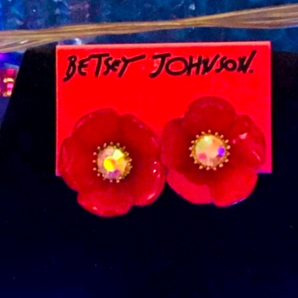🌺Betsey Johnson Poppy Flower Studs! NWT! 🌺